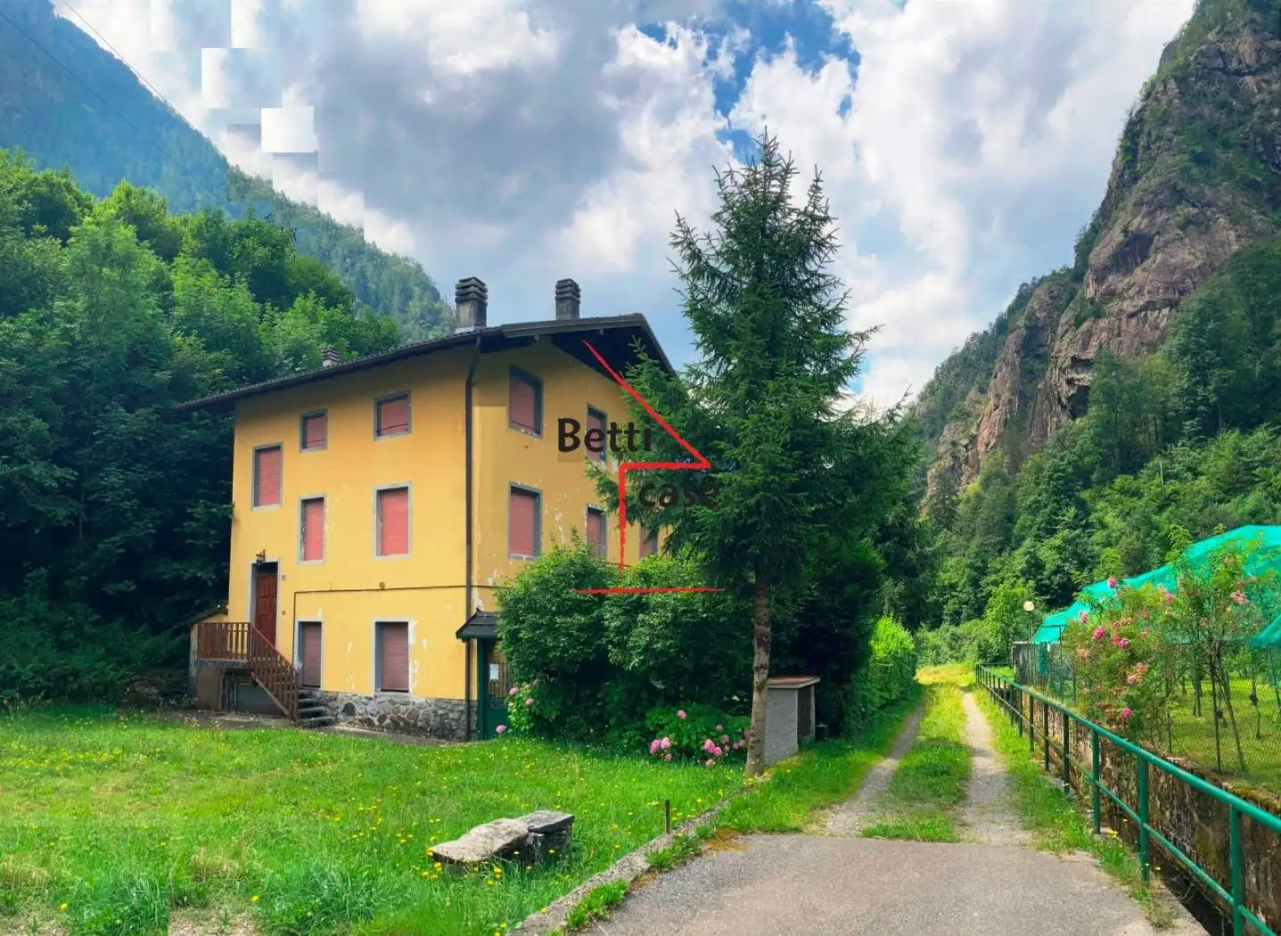 Appartamento in vendita a Isola di Fondra