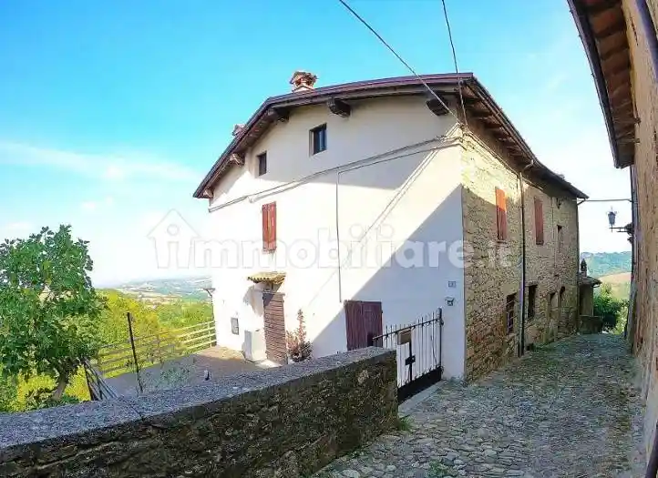 Rustico - Casale in vendita a Vernasca