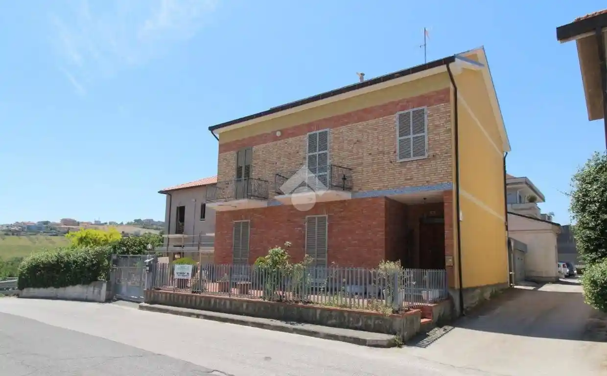 Casa indipendente in vendita a Teramo