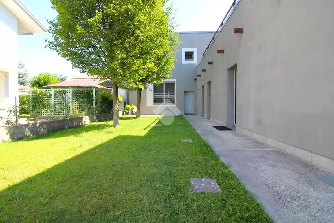 Villa in vendita a Rolo