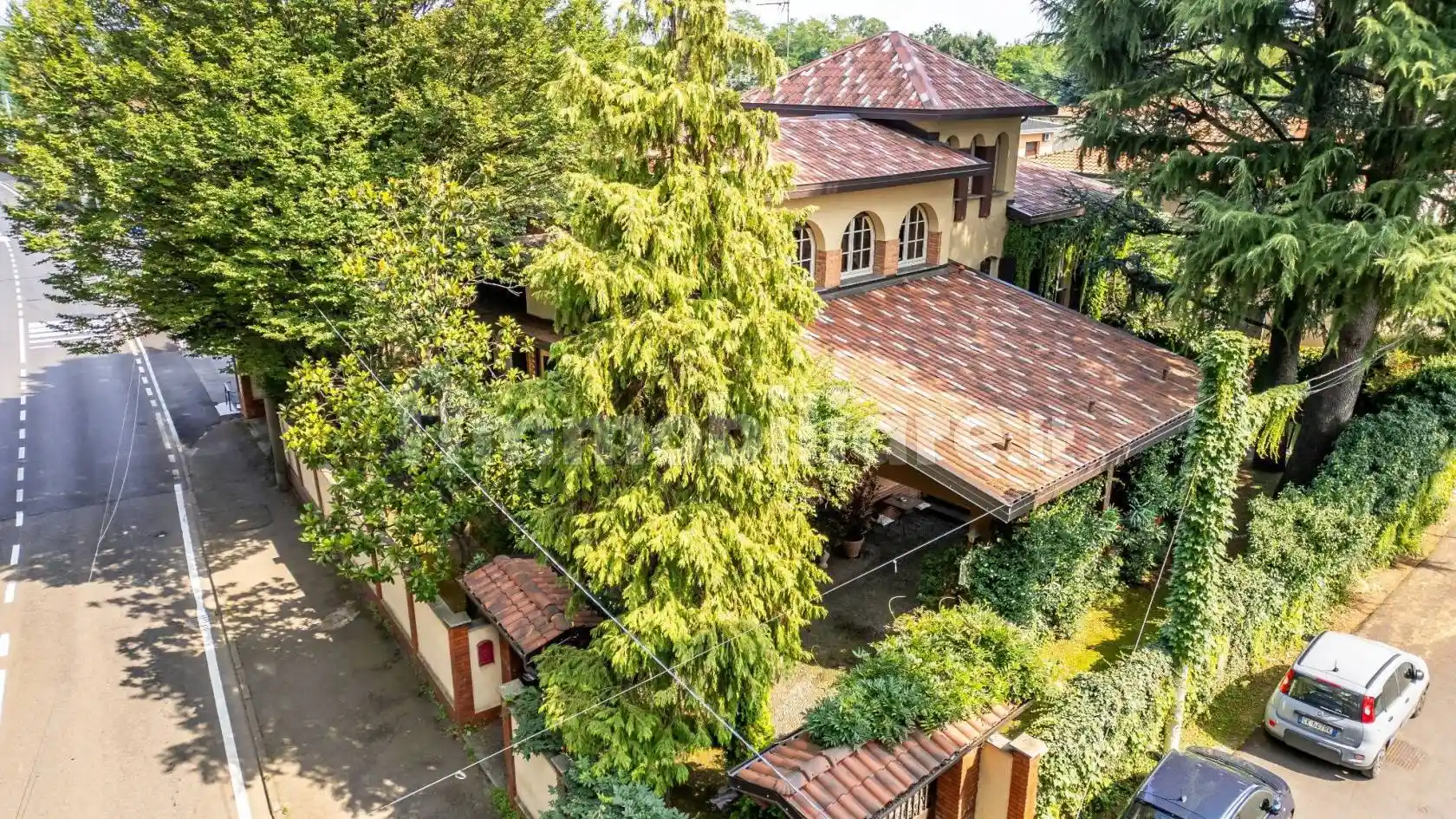 Villa in vendita a Gorla Minore