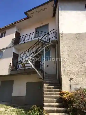 Casa indipendente in vendita a Laveno-Mombello