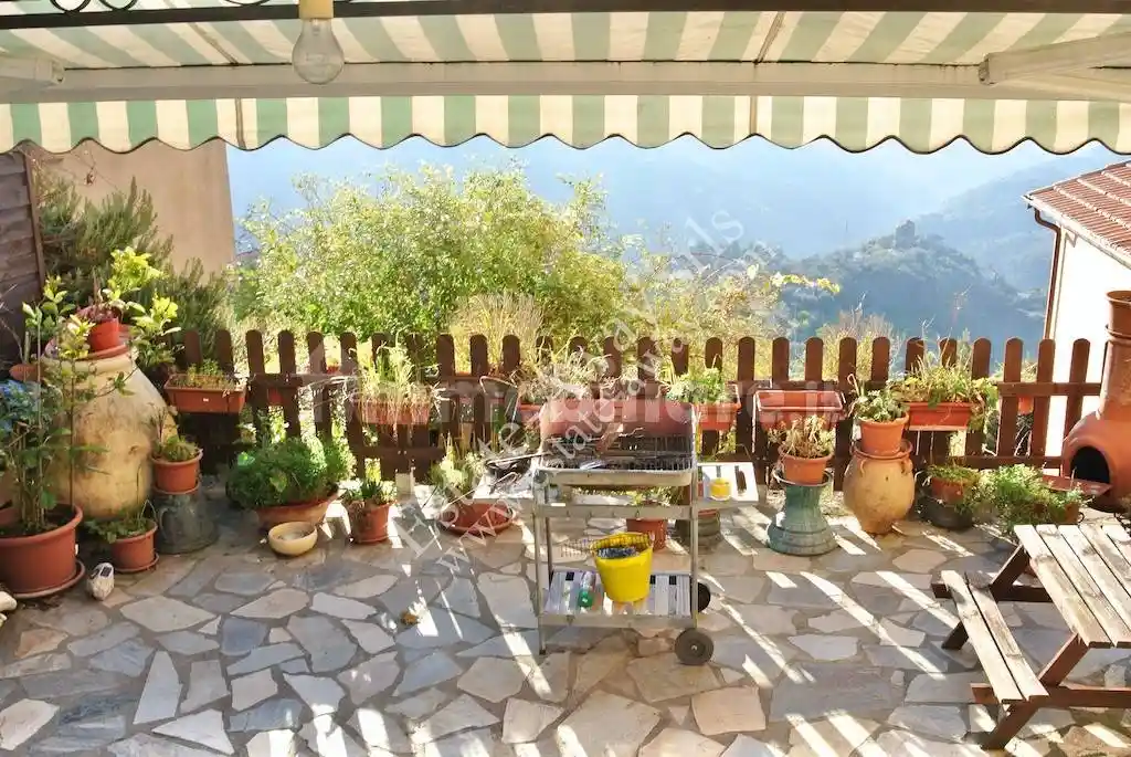 Casa indipendente in vendita a Perinaldo