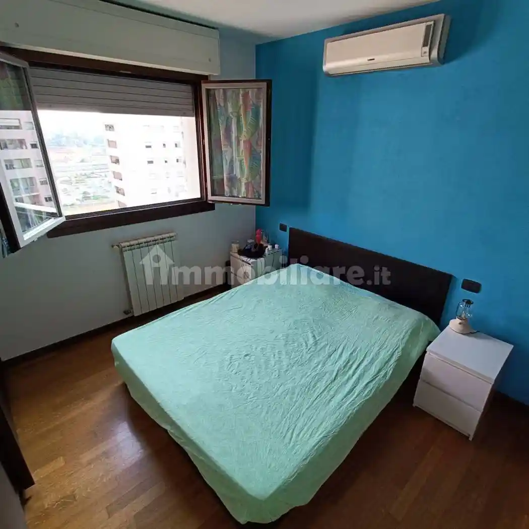 Trilocale via Don Francesco Beniamino della Torre 6, Quarto Oggiaro, Milano - foto 2