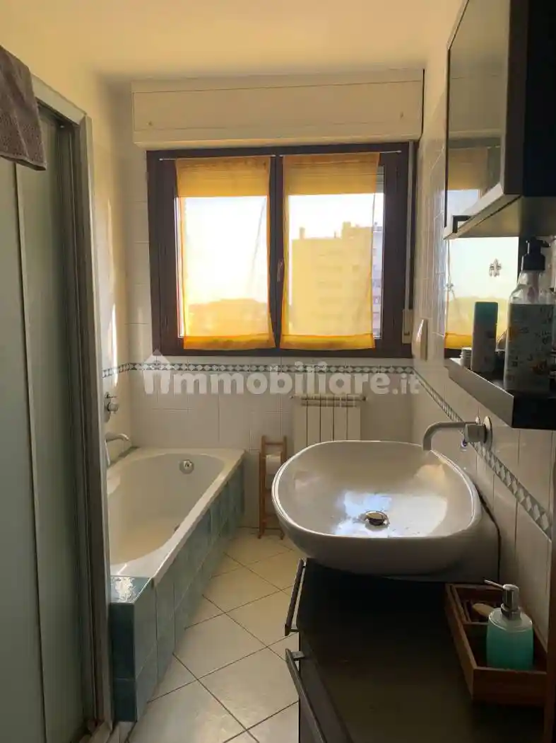 Trilocale via Don Francesco Beniamino della Torre 6, Quarto Oggiaro, Milano - foto 3