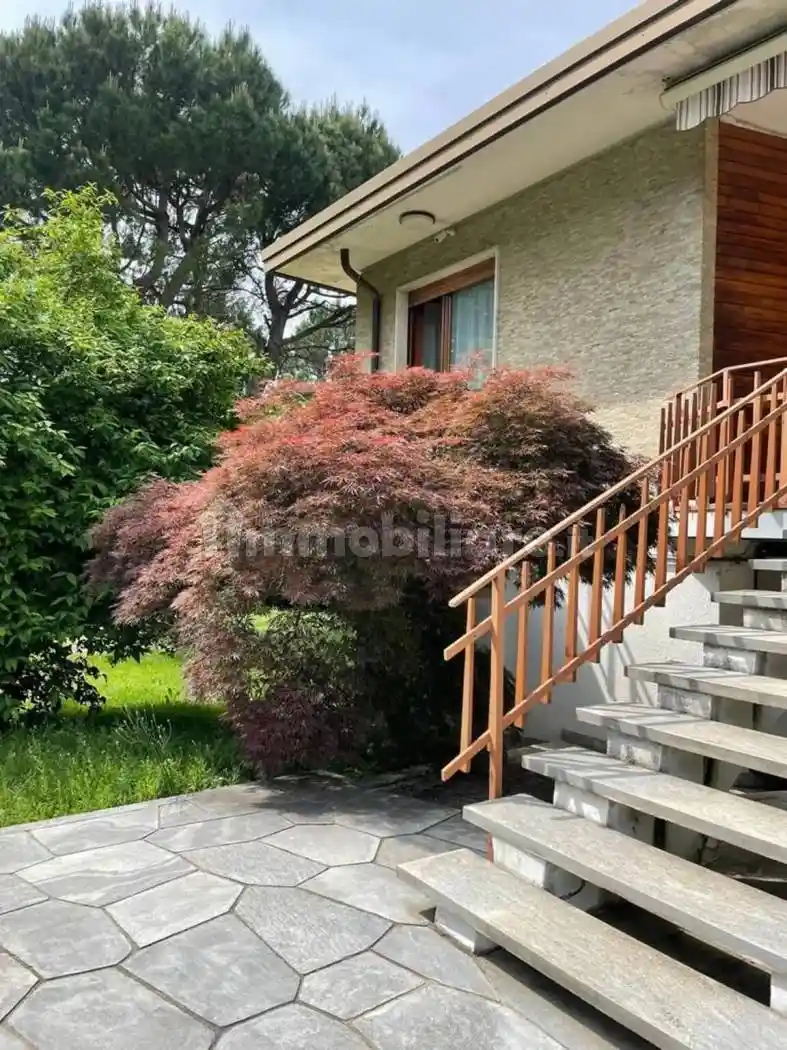 Villa unifamiliare via Papa Giovanni Xxiii, 44, Centro, Bulciago - foto 5