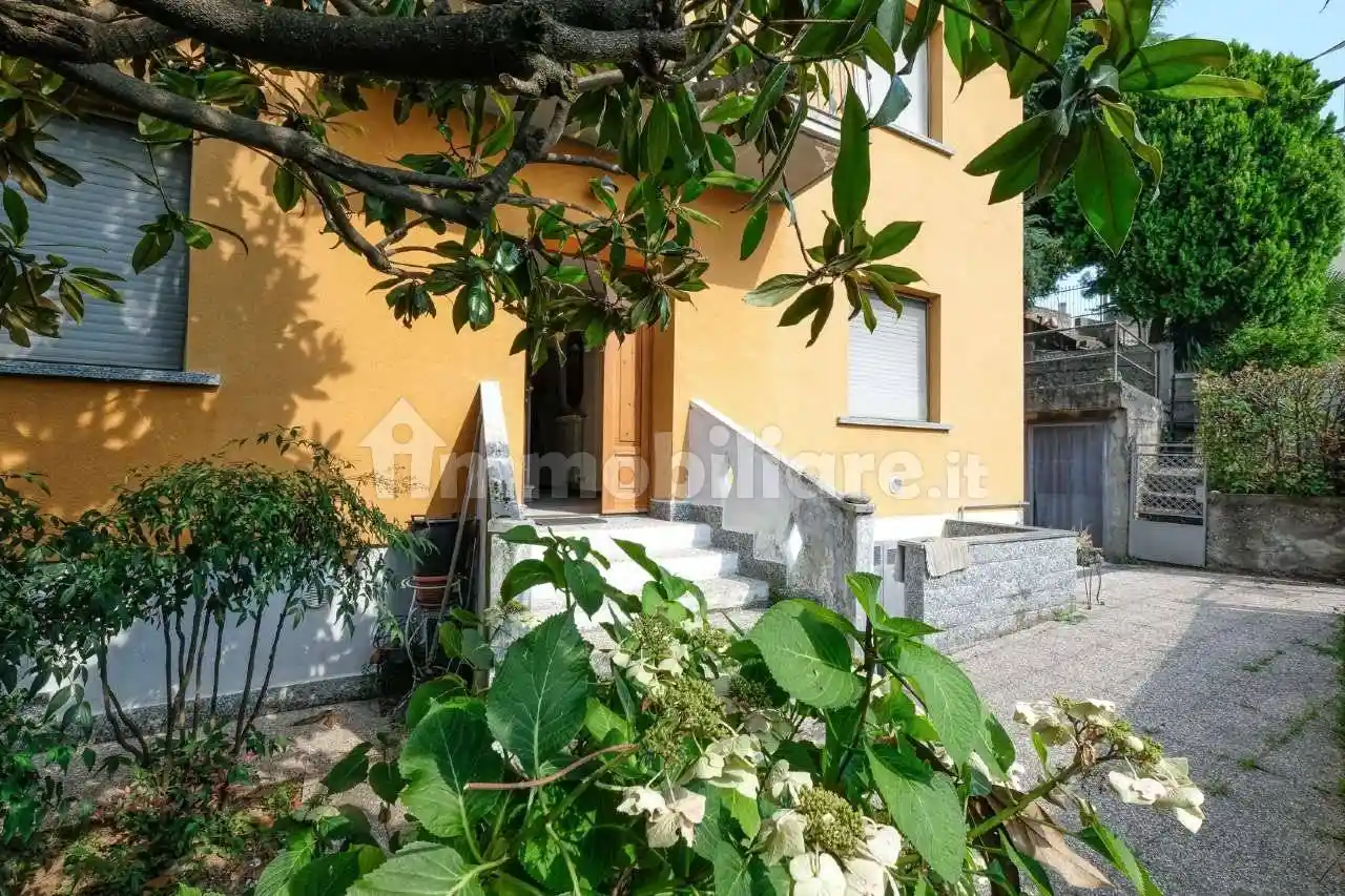 Villa in vendita a Brembate