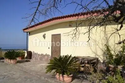 Villa in affitto a Bacoli