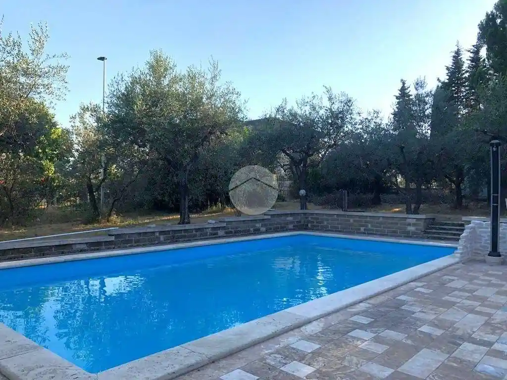 Villa in vendita a Tarano