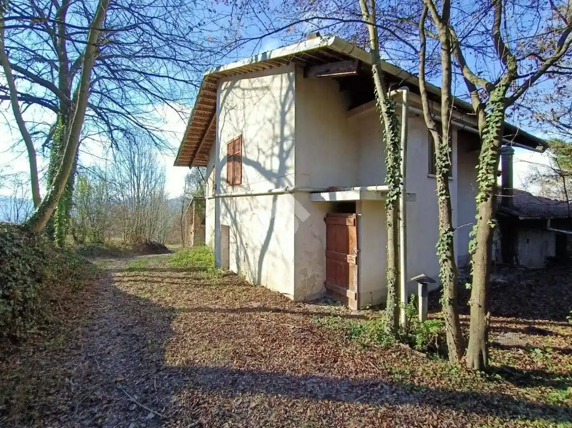 Casa indipendente in vendita a Gassino Torinese
