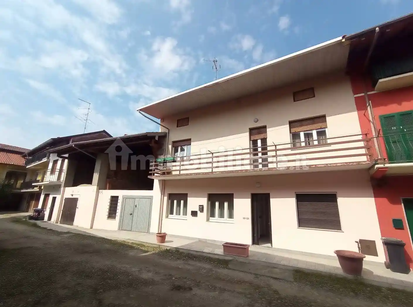Casa indipendente in vendita a Bellinzago Novarese