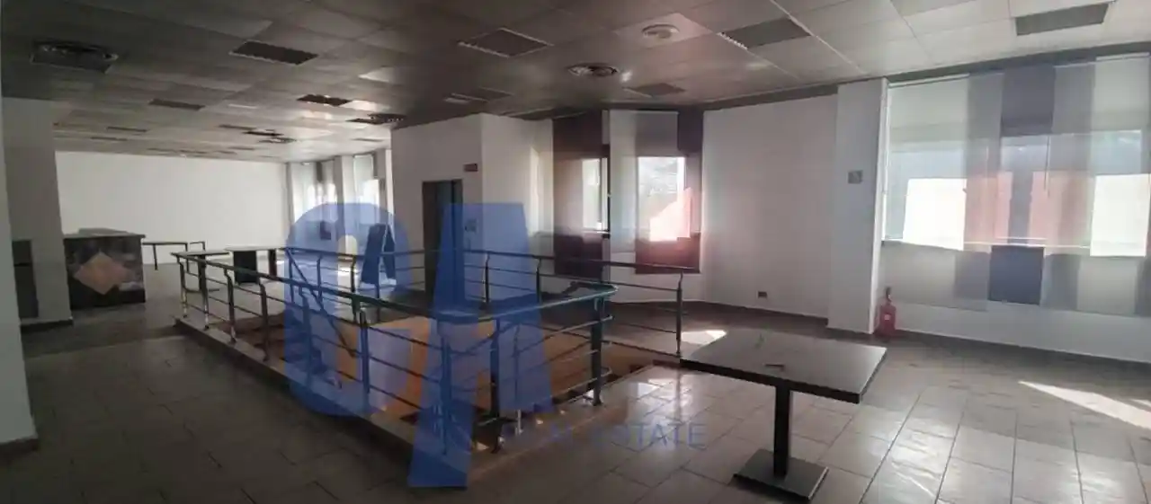 Palazzo - Edificio in affitto a Milano