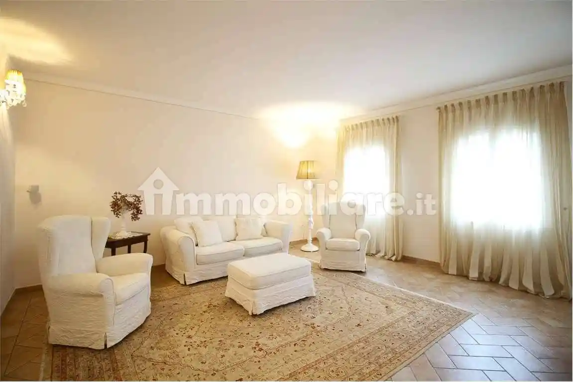 Palazzo - Edificio in vendita a Buti