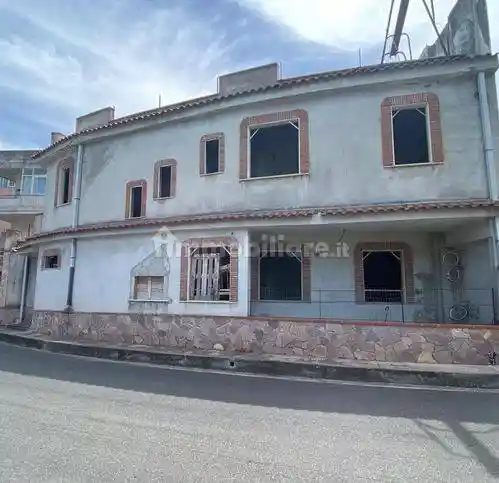 Villa in vendita a Santa Teresa di Riva