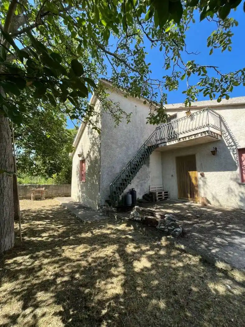 Casa indipendente in vendita a Civitaquana