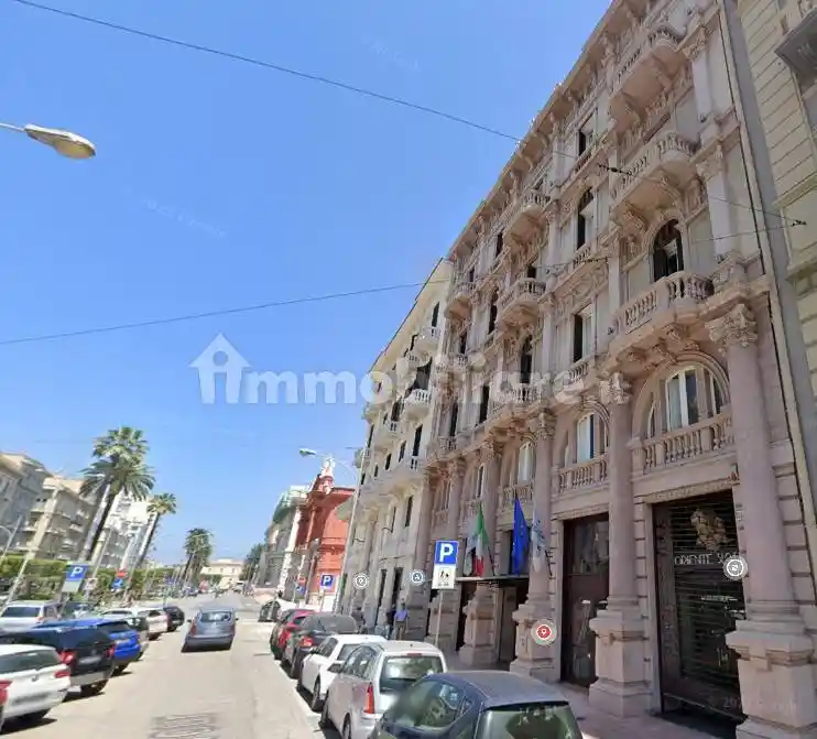 Palazzo - Edificio in vendita a Bari