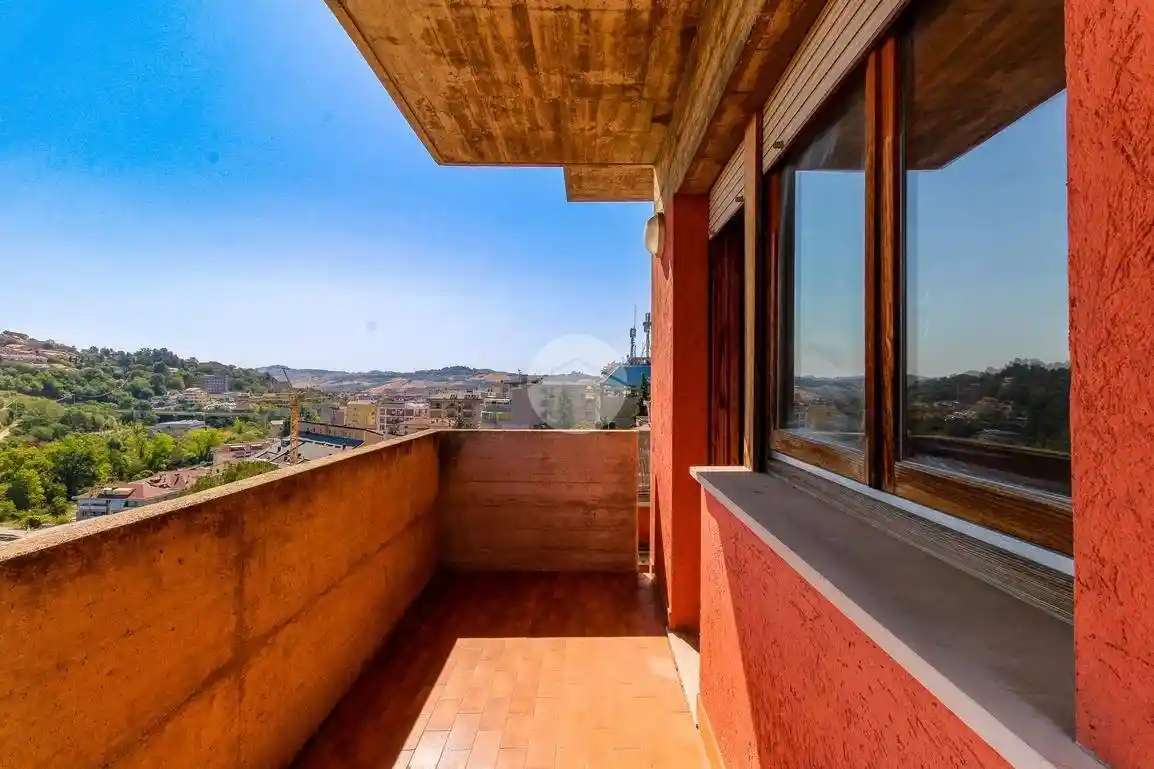 Quadrilocale viale Giovanni Bovio 52, Centro, Teramo - foto 4