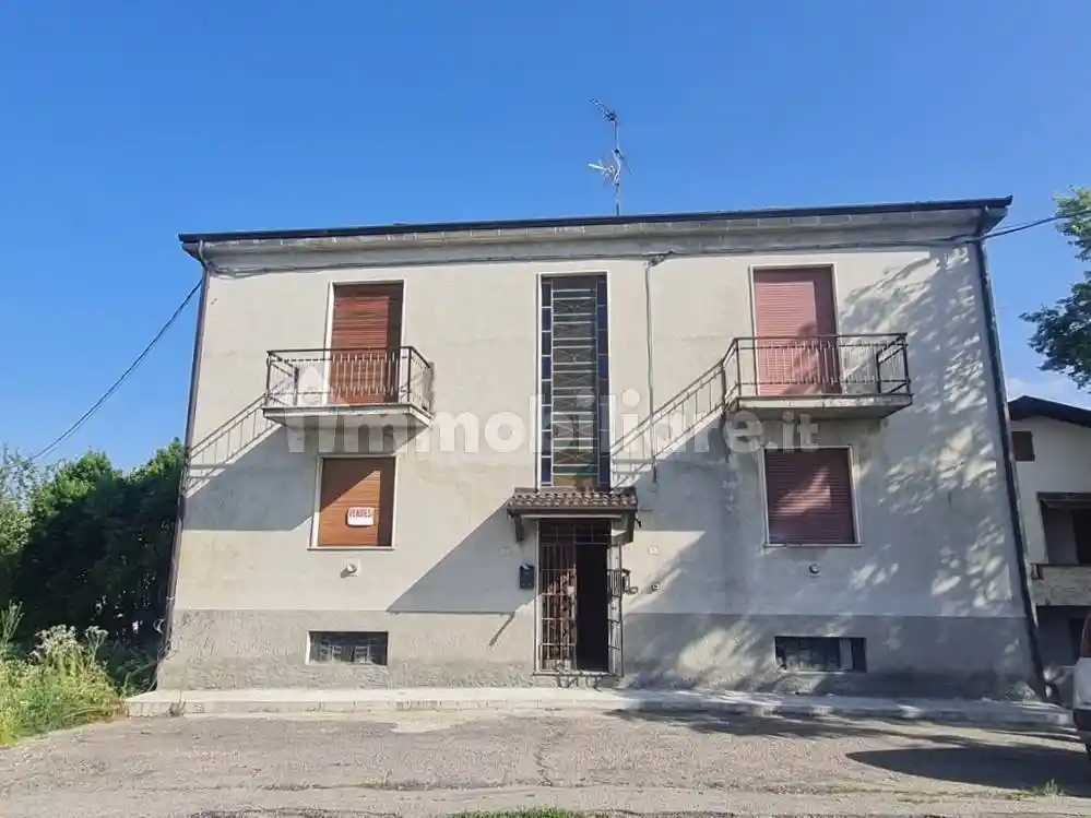 Casa indipendente in vendita a Colli Verdi