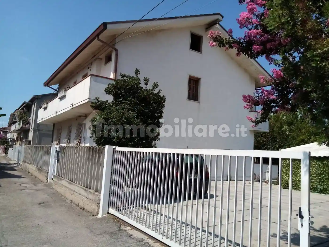 Appartamento in villa via Lago di Fondi 9, Tiburtina, Pescara - foto 2