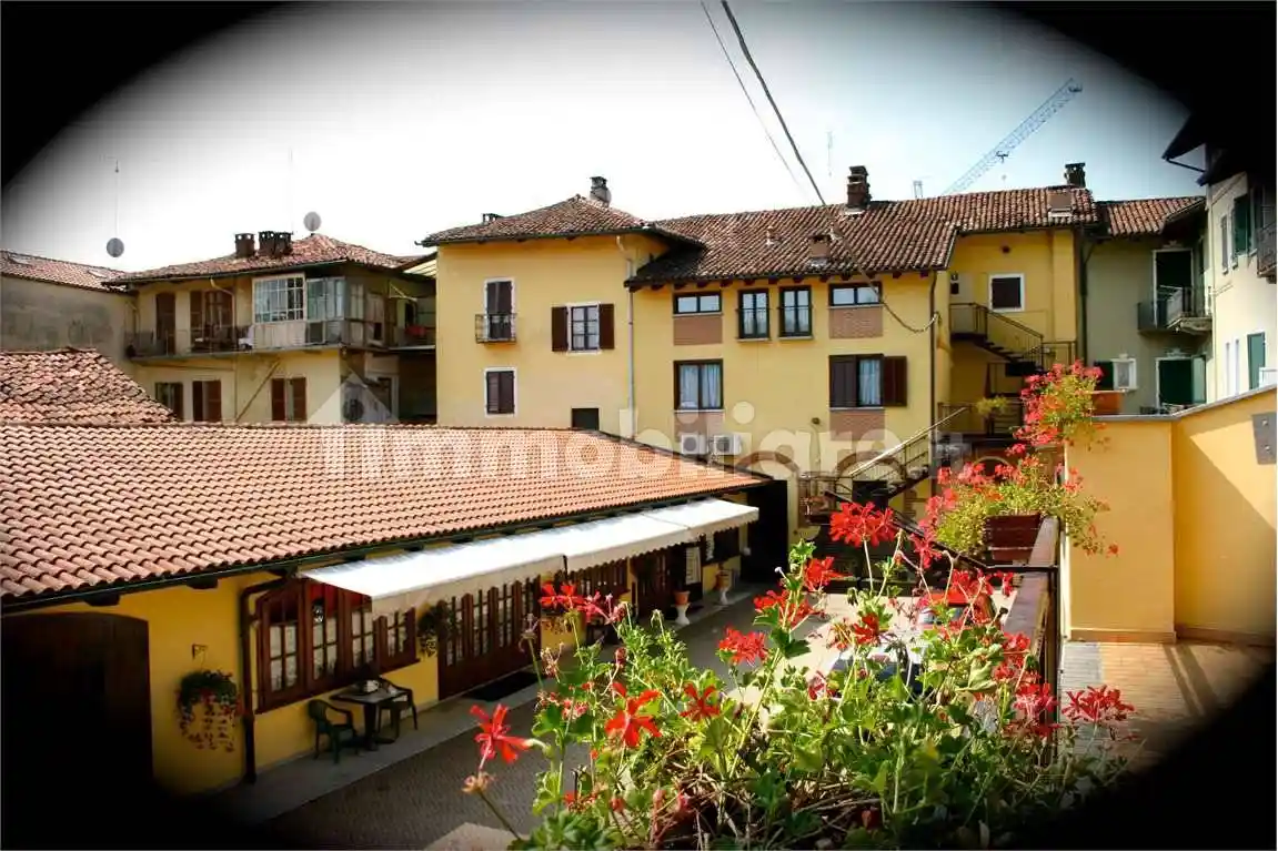 Palazzo - Edificio in vendita a Castelnuovo Don Bosco
