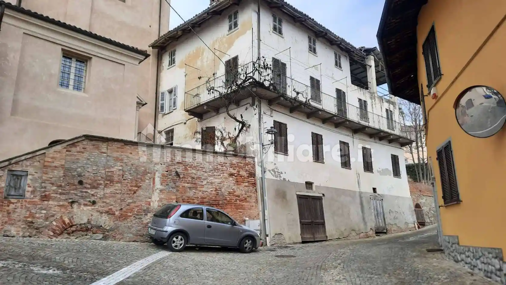 Palazzo - Edificio in vendita a Castagnito