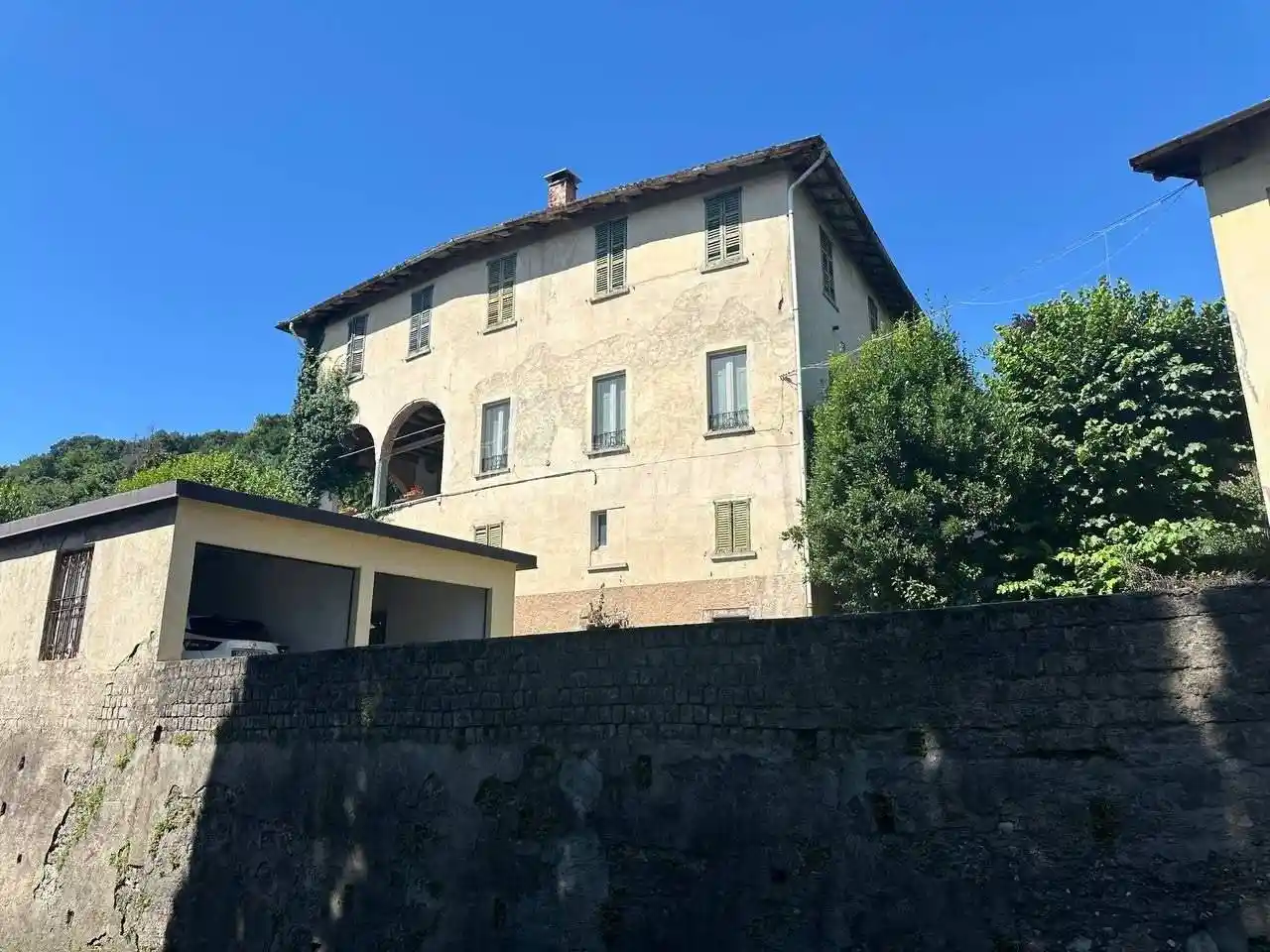 Palazzo - Edificio in vendita a Tavernerio