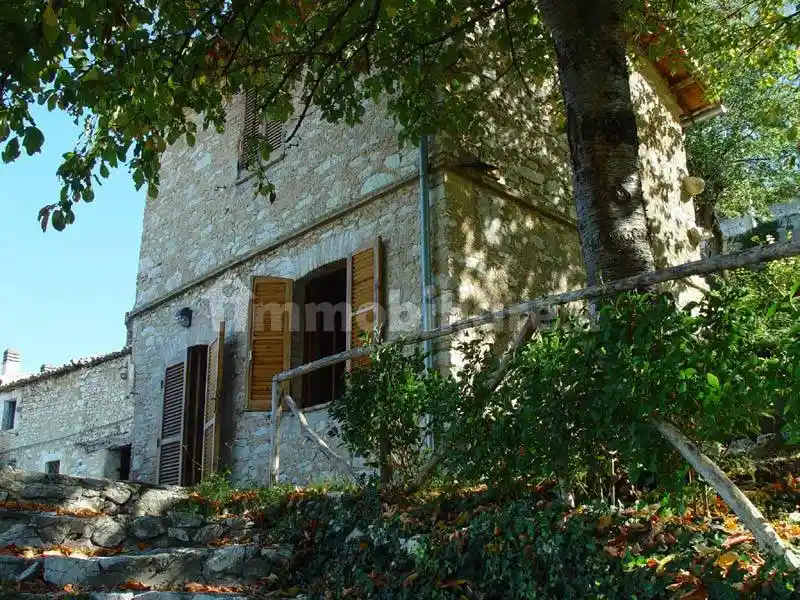 Rustico - Casale in vendita a Trevi