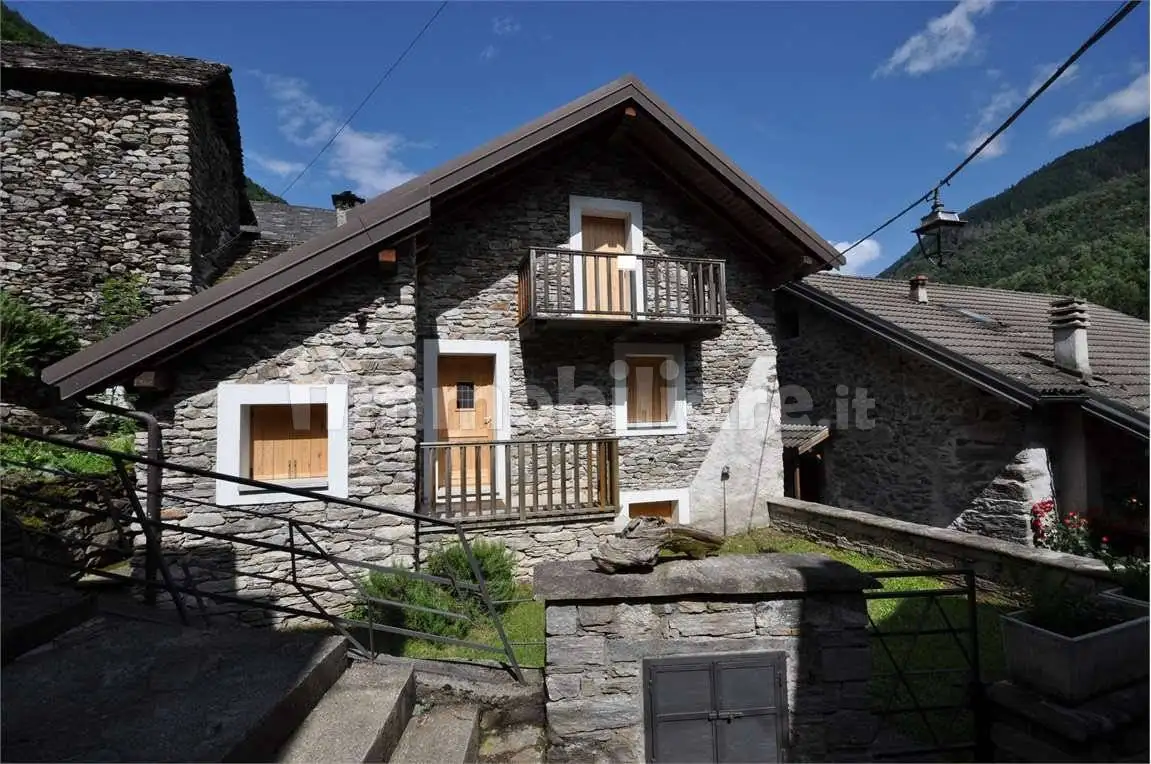 Casa indipendente in vendita a Borgomezzavalle