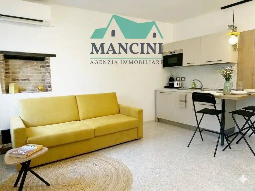 Casa indipendente in affitto a Jesi