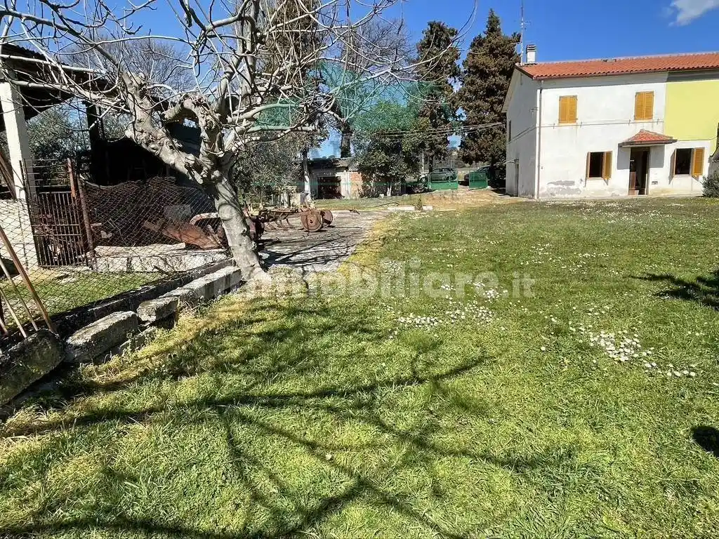 Rustico - Casale in vendita a Jesi