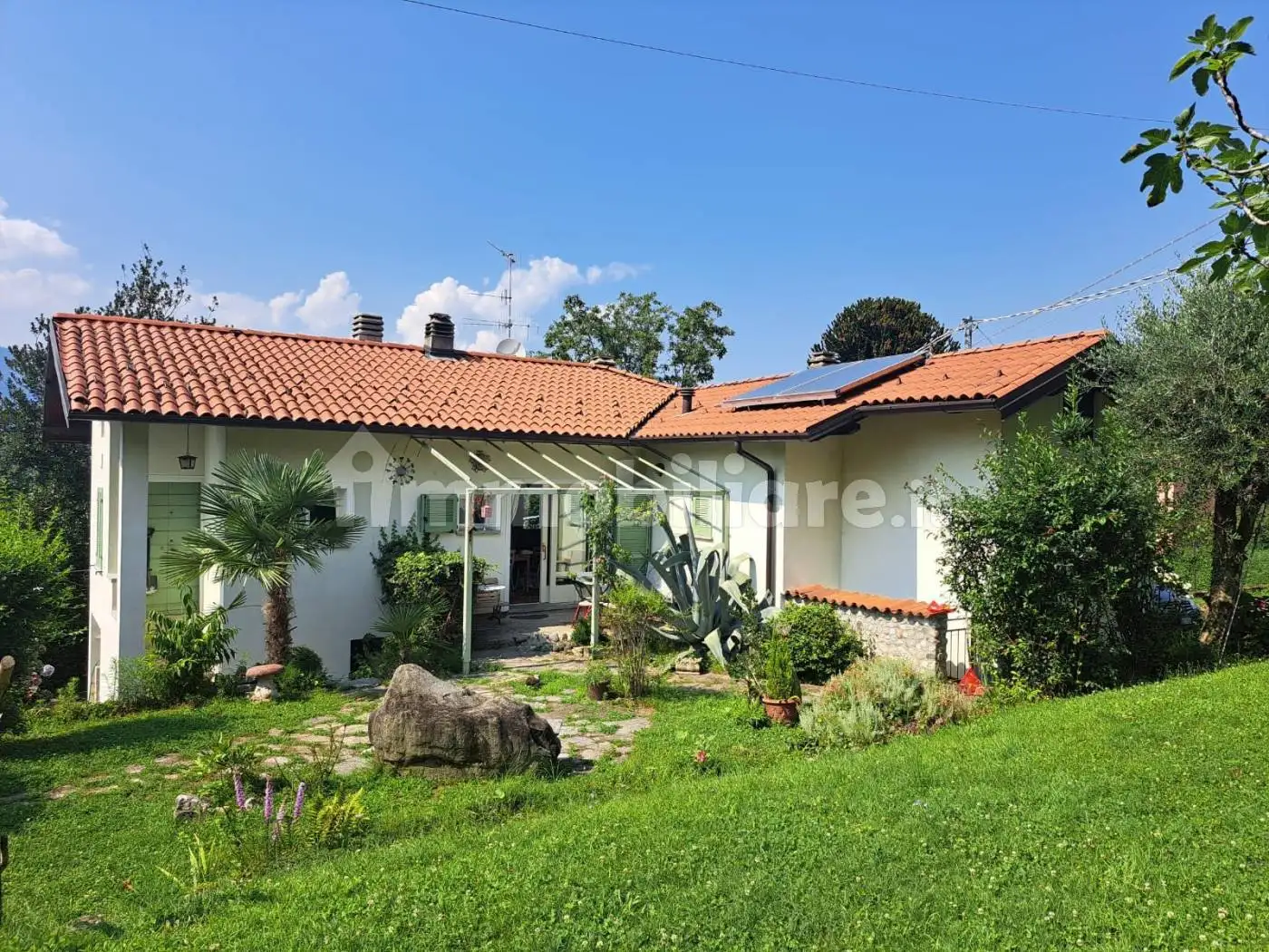 Villa in vendita a Castelveccana