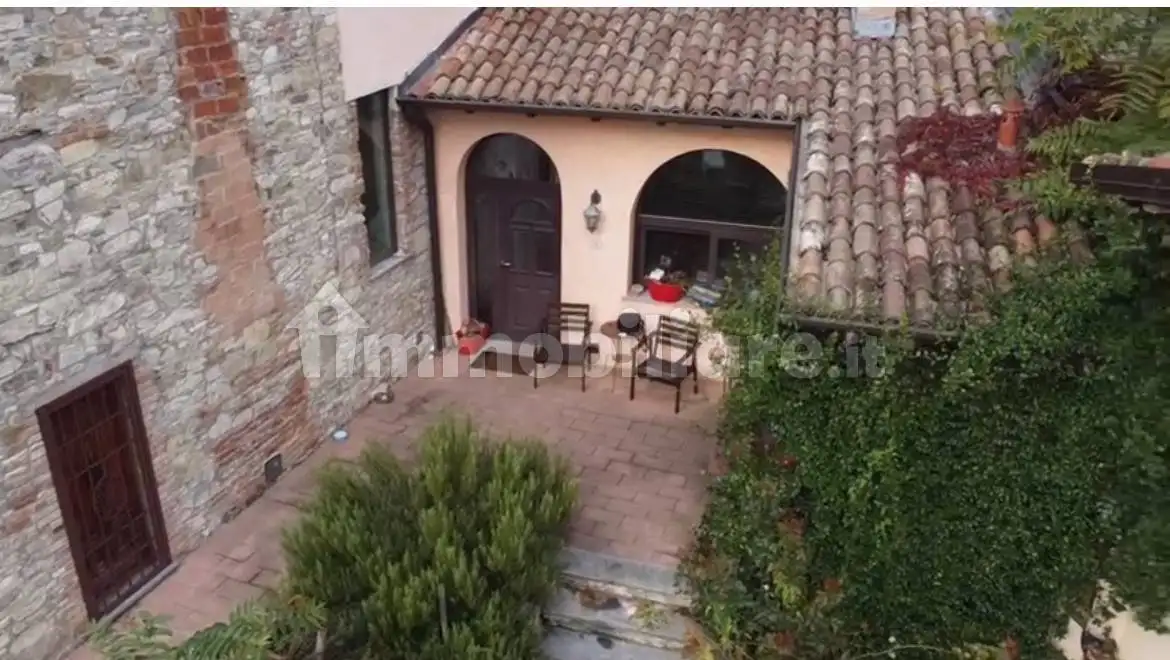 Villa in vendita a Golferenzo