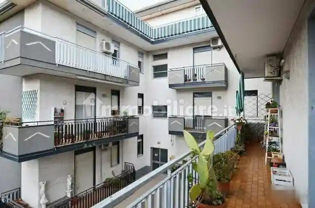 Appartamento in vendita a Aci Catena