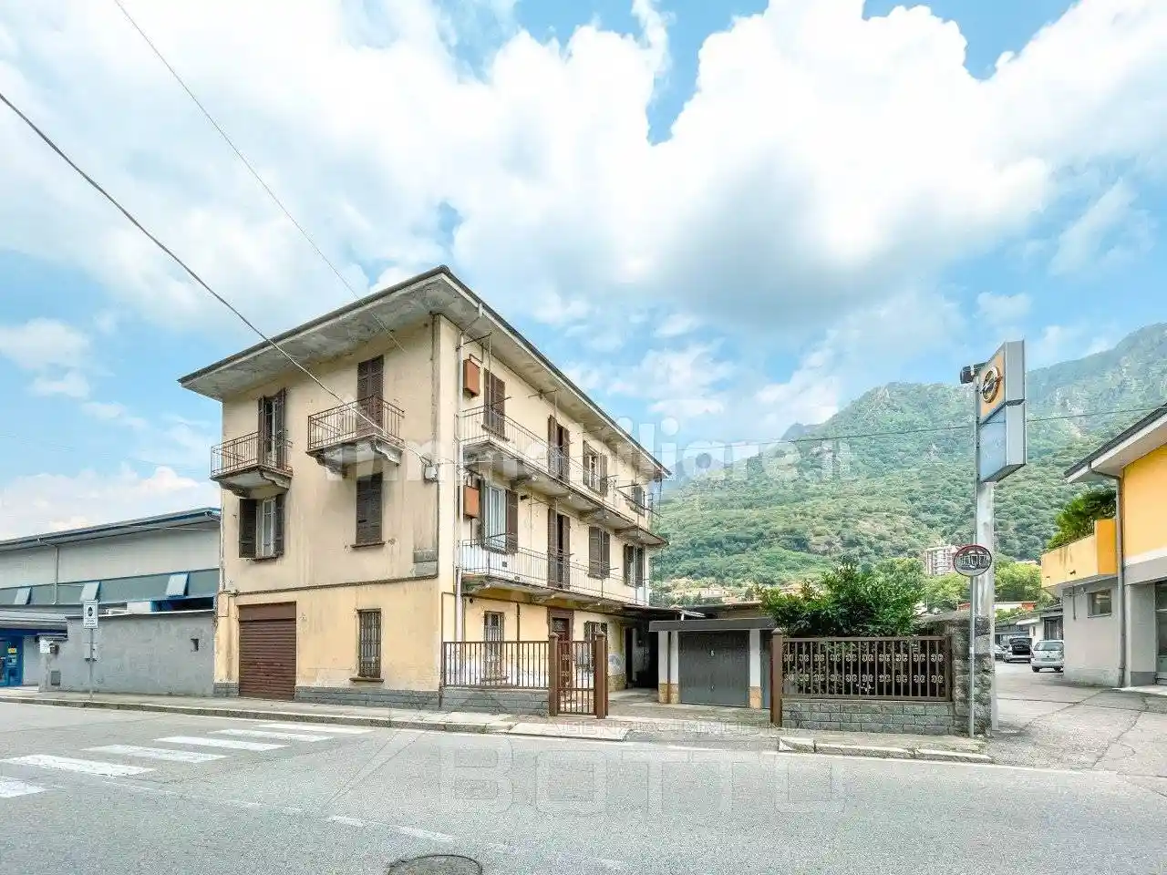 Palazzo - Edificio in vendita a Omegna