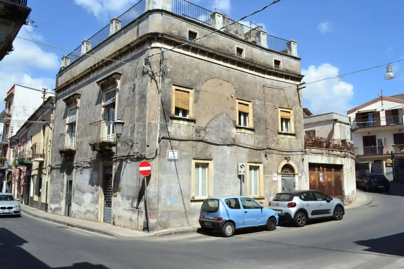 Palazzo - Edificio in vendita a San Giovanni la Punta