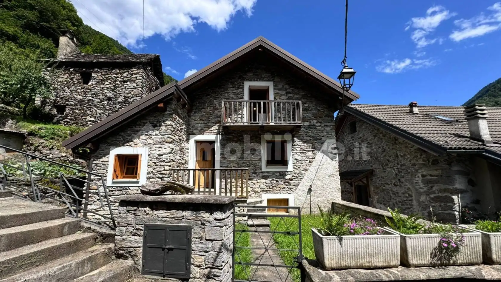 Casa indipendente in vendita a Borgomezzavalle