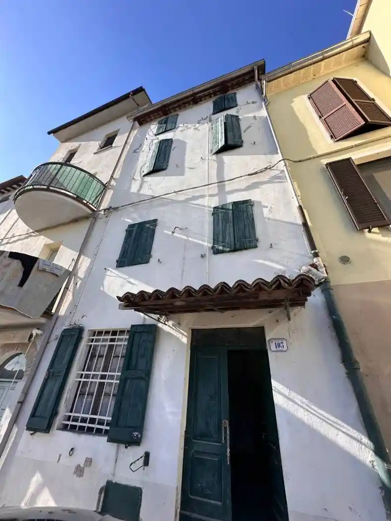Casa indipendente in vendita a Fornovo di Taro