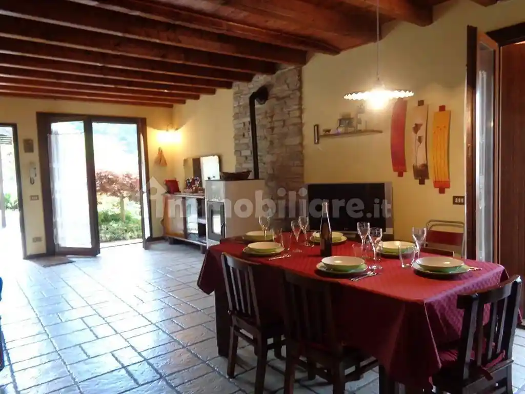 Villa in vendita a Pisogne