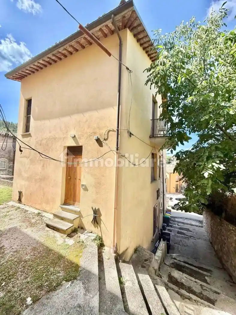 Villa in vendita a Gualdo Tadino