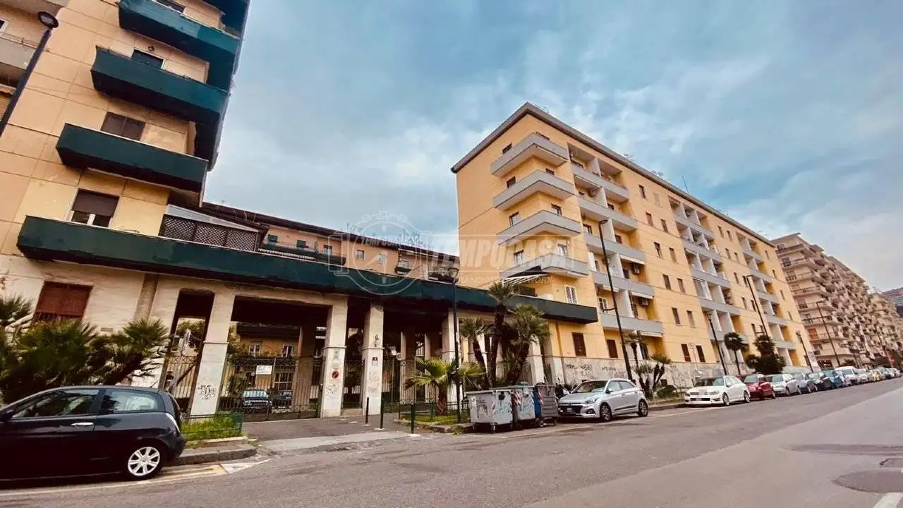Appartamento in vendita a Napoli
