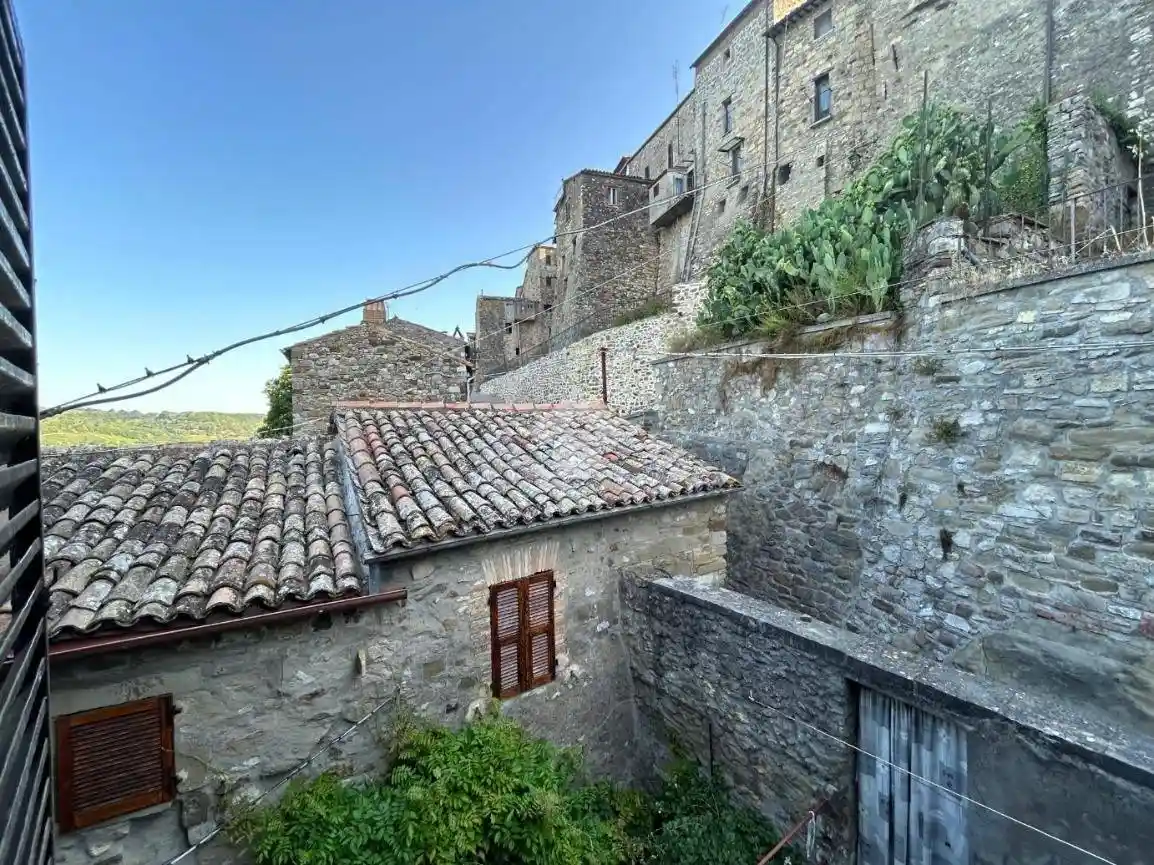 Appartamento in vendita a Baschi