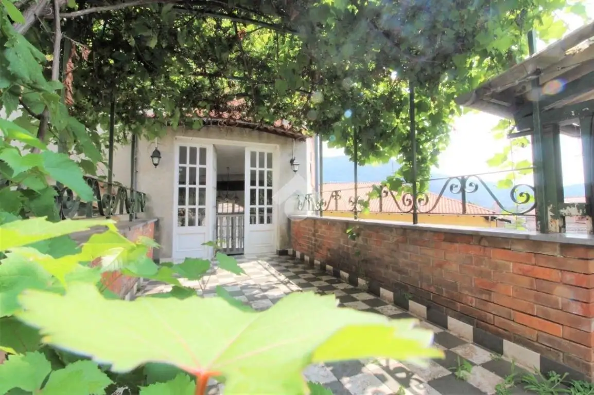 Casa indipendente in vendita a Quassolo