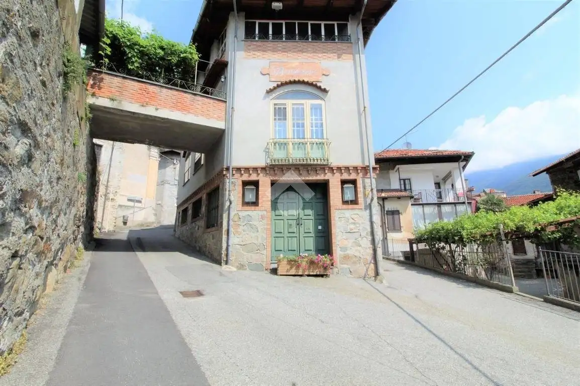 Casa indipendente in vendita a Quassolo