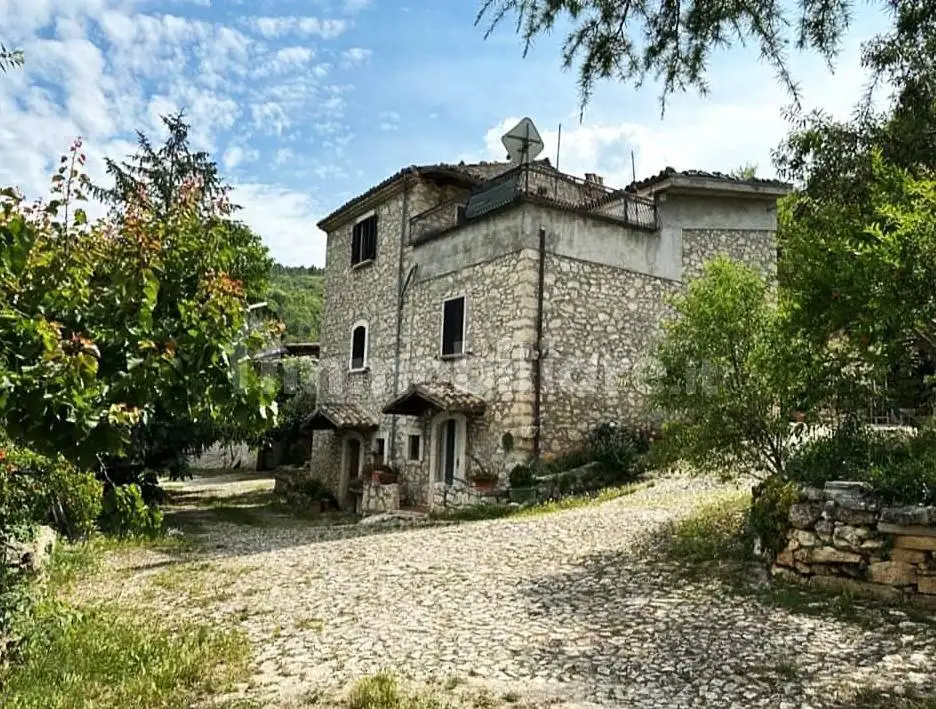 Rustico - Casale in vendita a Capestrano