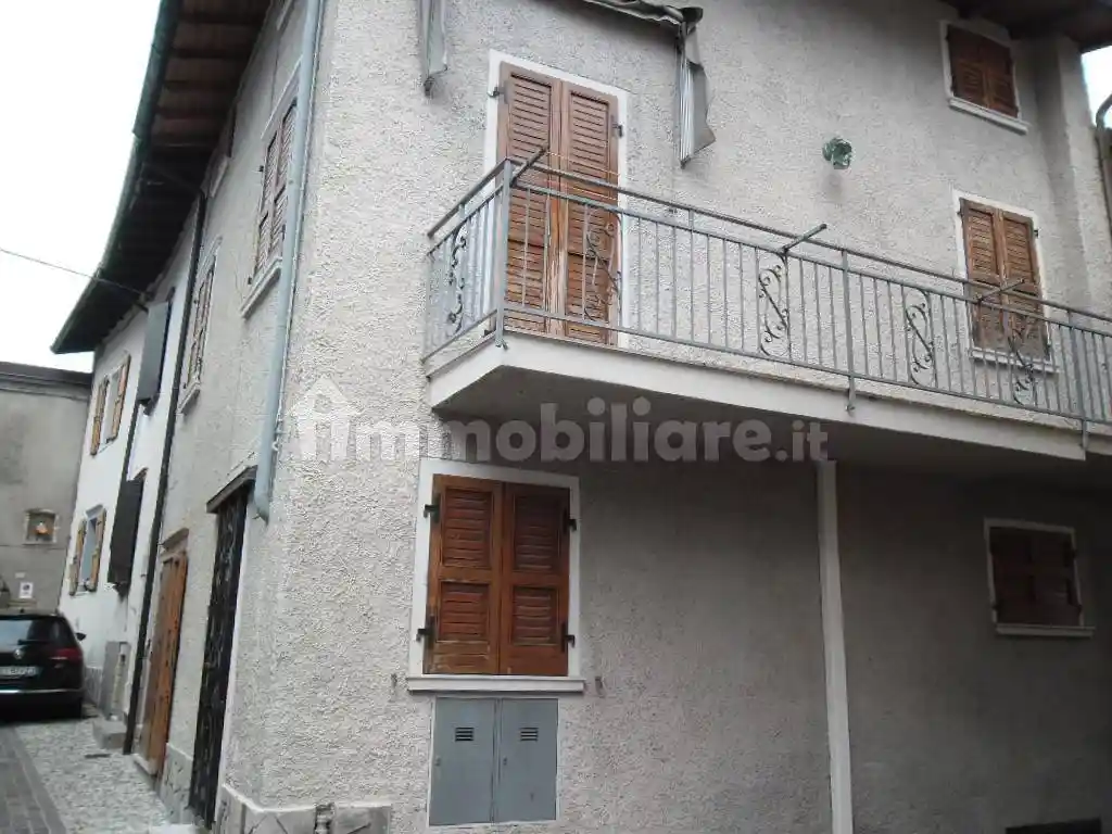 Casa indipendente in vendita a Toscolano-Maderno