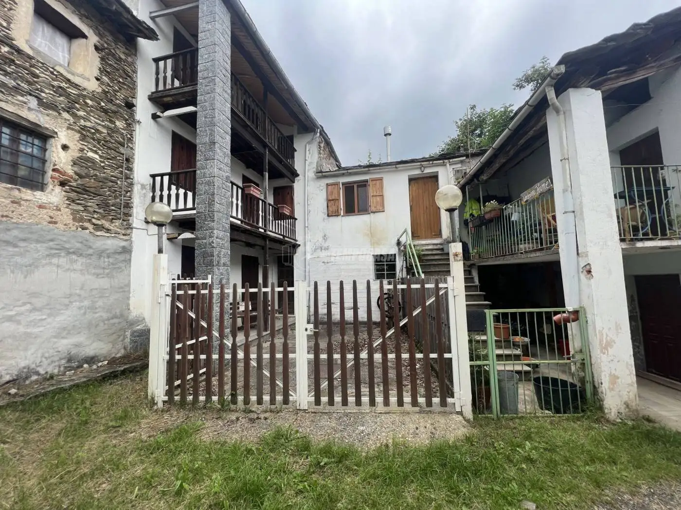 Casa indipendente in vendita a Castelnuovo Nigra