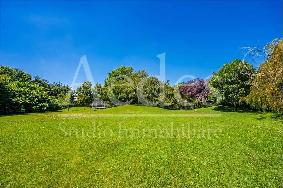 Villa in vendita a Modena