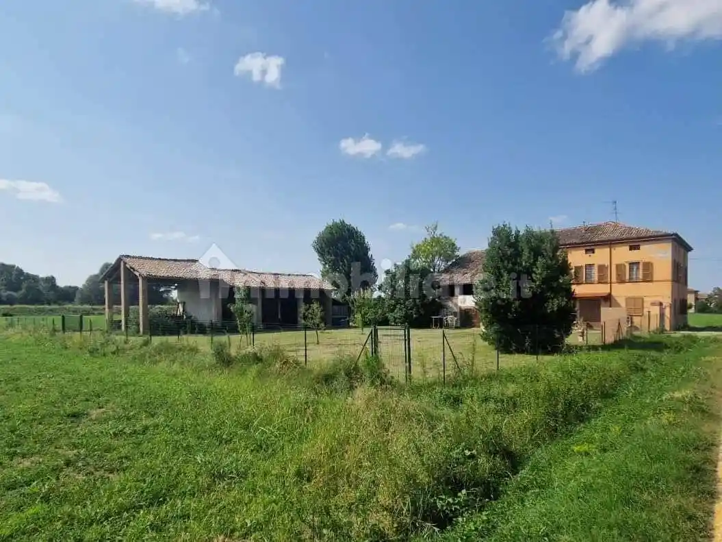 Rustico - Casale in vendita a Fidenza