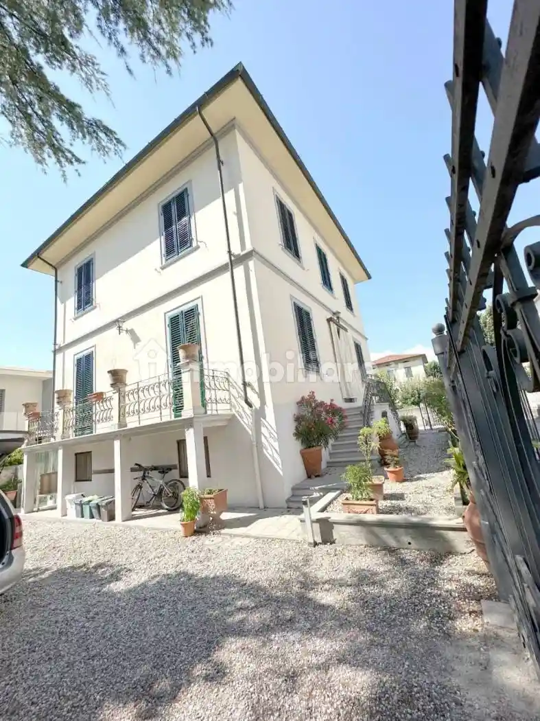 Villa in vendita a Lucca