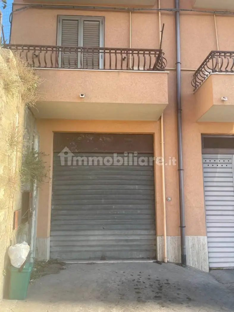 Trilocale via Pietro Nenni 22, Centro, Assoro